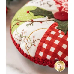 Christmas Pie Pincushion Kit -Fabric Hub Christmas Store pid 137142 christmaspiepincushion christmasstitched secondaryimage5